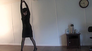 Burglar helps bondage girl to pee