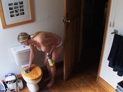 Busty blonde reveals her boobs in down blouse video