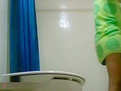 Cam caught her pee before a shower