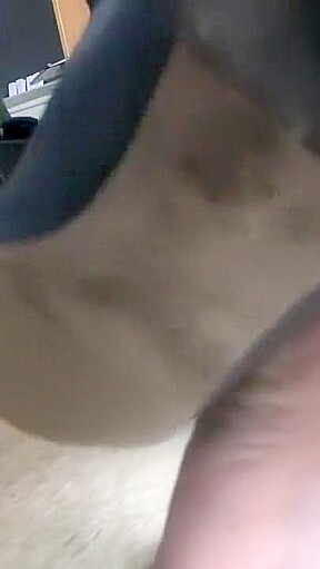 Candid Close up Shoeplay 2 (same girl)