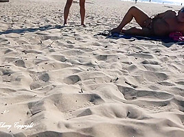 Cap D'agde In I Masturbate On The Beach Of And I Suck All The