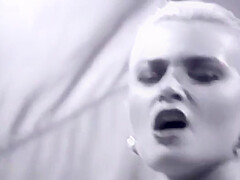 Carolyn Monroe In Black And White In Living Color Sc1