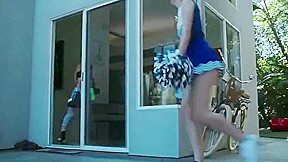 Cheerleader wants her