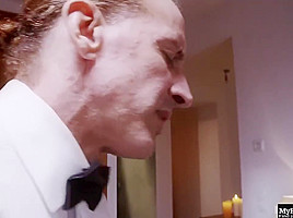 Christen is a smashing blonde woman who likes to get her soaking wet pussy properly stuffed