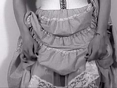 Cindy shows her knickers