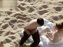 Couple Caught Fuck In The Beach