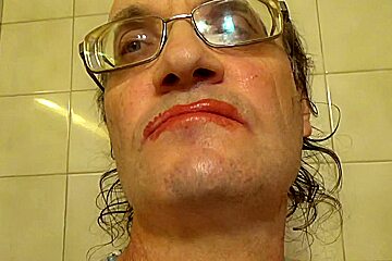 Crossdresser Serge-Ave  In the bathroom