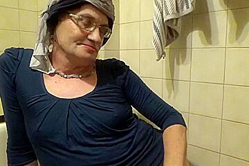 Crossdresser Serge-Ave  In the bathroom