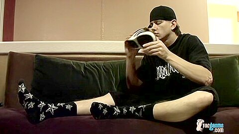 Cummy Feet With Str8 Ian - Ian Madrox