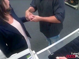 Customers wife pounded with pawnkeeper at the pawnshop