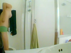 Cute girl spied while singing and pissing