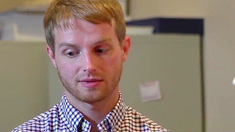 Cute twink cocksucked in the office