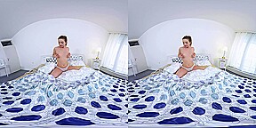 Cutie Sophie Luuna With Playful Boobies - VirtualXPorn