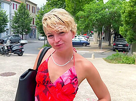 Daisy, 25 years old, medical secretary in Lyon: a little bomb!