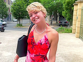 Daisy, 25 years old, medical secretary in Lyon: a little bomb!