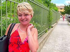 Daisy, 25 years old, medical secretary in Lyon: a little bomb!