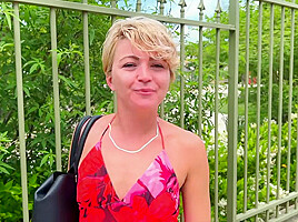 Daisy, 25 years old, medical secretary in Lyon: a little bomb!