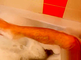 Delicious twink shows off his sexy feet before jacking offAl