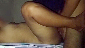 Desi Aunty Cheating Her Husband ! Sex Karte Waqt Husband Ne Call Kiya Apni Patni Ko