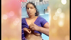 Desi Bhabhi Video Call Mein Uski Boyfriend Ko Boobs Dikhayi Enjoy Kardi He