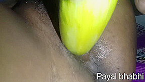 Desi Sexy Bhabhi Is Having That Fun With Cucumber