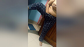 Desi Tamil Bhabi Has Fingering Sex In Alone