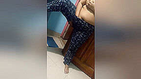 Desi Tamil Bhabi Has Fingering Sex In Alone