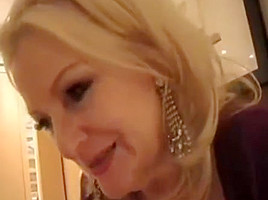 Dirty talking mature bimbo