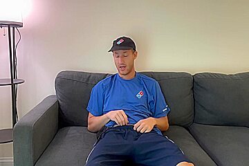 Dominos Pizza Delivery Guy Fucks Customer