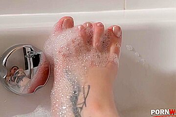 Eden Ivy - Horny Rich Bitch Dp’d By Her Stud Body Guar