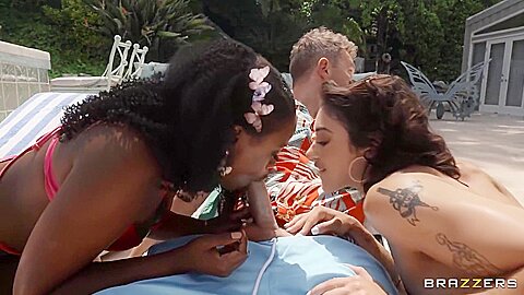 Elsie Curious Besties Raunchy Resort