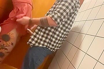 Er Fickt Mich Hart Im Gasthaus Stopft Mir Mein Hoschen Ins Maul Und Spritzt Mir Ins Gesicht*amateur