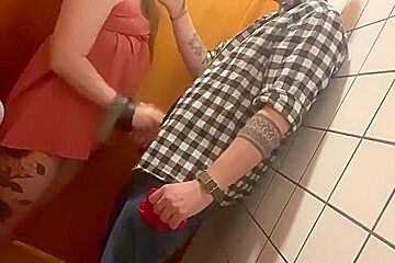 Er Fickt Mich Hart Im Gasthaus Stopft Mir Mein Hoschen Ins Maul Und Spritzt Mir Ins Gesicht*amateur