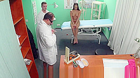 European amateur pussyfucked by doctor