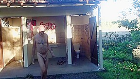 Exhib Bdsm (tetons Et Couilles) Dans Chiottes Dune Aire De Repos 7 Min