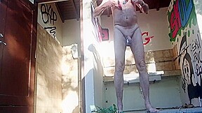 Exhib Bdsm (tetons Et Couilles) Dans Chiottes Dune Aire De Repos 7 Min