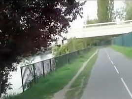 Exhib qui se termine en baise à la maison