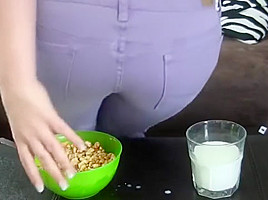 FARTING ON BREAKFAST- saf