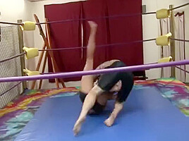 FBB Mixed Wrestling Justine Delts