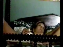 Fast masturbation of milf on bed