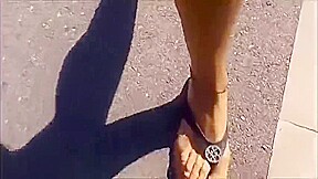 Franzi´s Feet at the Pool