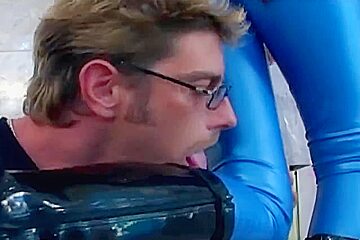 Fucking and drooling oral job in boots and latex