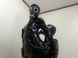 Gasmask Latex Breathplay Couple