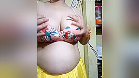 Golden Bhabhi First Cam Show Big Boobs Fucking Hard