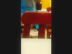 Gostosa pagando a conta