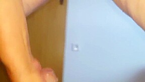 Granny pissing and cumming! Amateur!