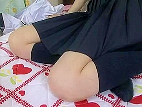 HAZUKI Shizuka on the bed