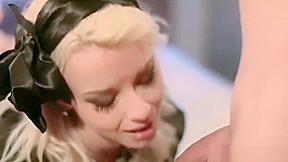 HOT BLONDE MAKE A BLOWJOB