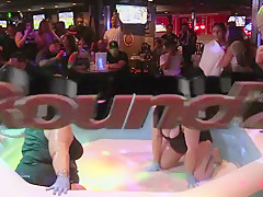HUGE GIRLS Getting Down!
