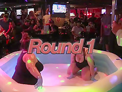 HUGE GIRLS Getting Down!